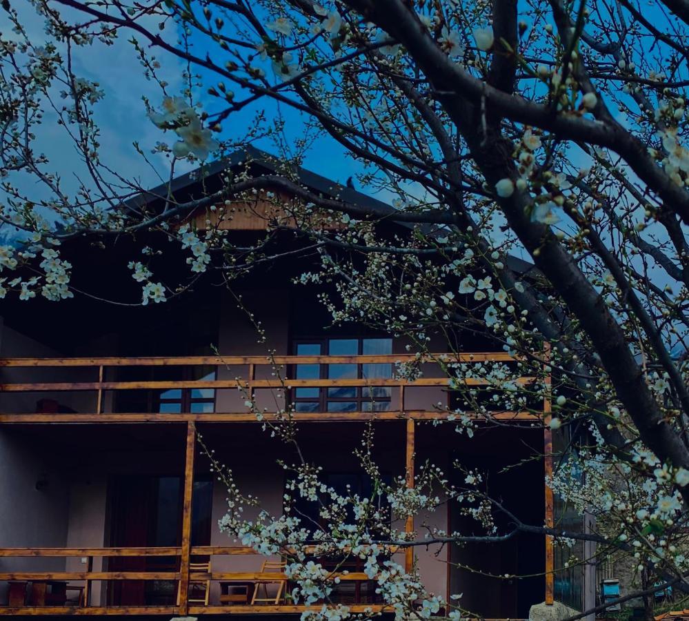 Cottage Kesane Stepantsminda Exterior foto